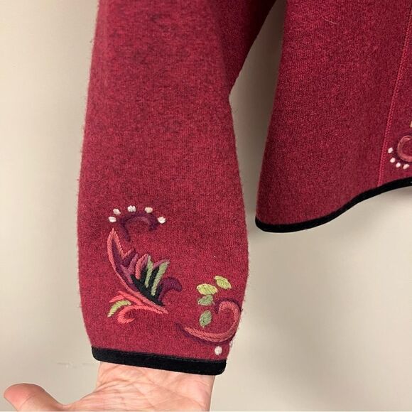 Icelandic wool blend embroidered jacket. Size M - Picture 2 of 8